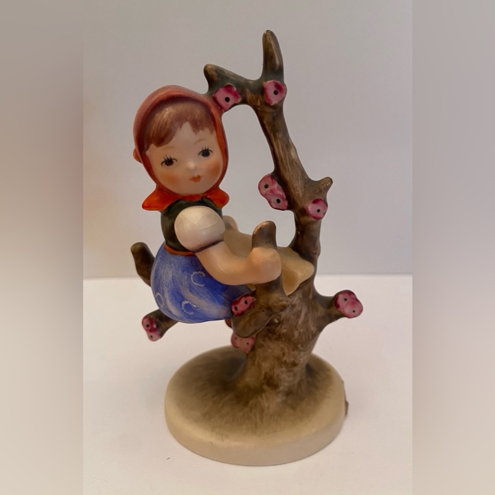 Vintage Hummel ‘Apple Tree Girl’